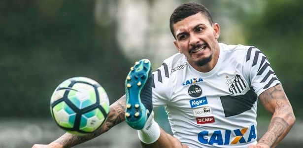 Alison em ação durante treino do Santos - Ivan Storti/Santos FC