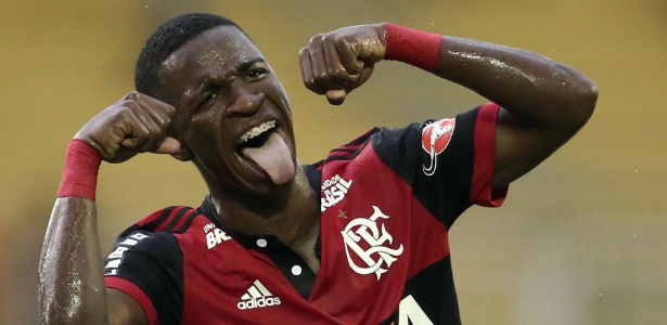 Vinicius JÃºnior comemora apÃ³s marcar pelo Flamengo contra o Botafogo