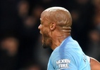 City bate Leicester com Kompany herói e fica a uma vitória do título inglês - Michael Regan/Getty Images