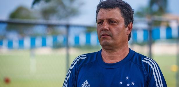 Técnico Adilson Batista sofre infarto e é internado; estado é estável