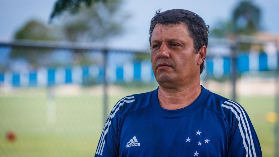 Adilson Batista, durante treino do Cruzeiro - Vinnicius Silva/Cruzeiro