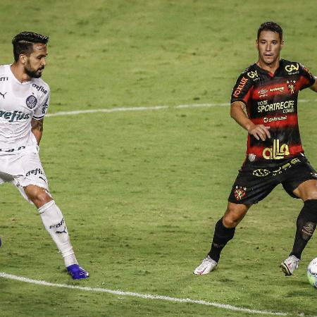 Thiago Neves disputa lance com Luan na Ilha do Retiro - Paulo Paiva/AGIF