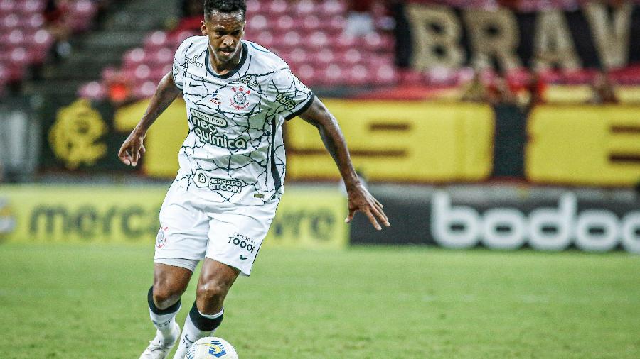 Jô domina a bola no duelo entre Corinthians e Sport na Arena Pernambuco - Paulo Paiva/AGIF