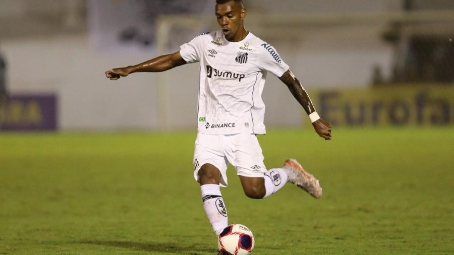 Lucas Pires, atleta do Santos, durante jogo contra o Rondoniense pela fase de grupos da Copa SP de futebol júnior - Reprodução/Santos FC