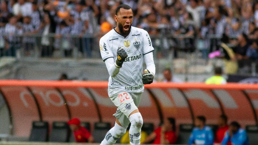Everson, goleiro do Atlético-MG, comemora gol contra o Flamengo no Brasileirão - Fernando Moreno/AGIF