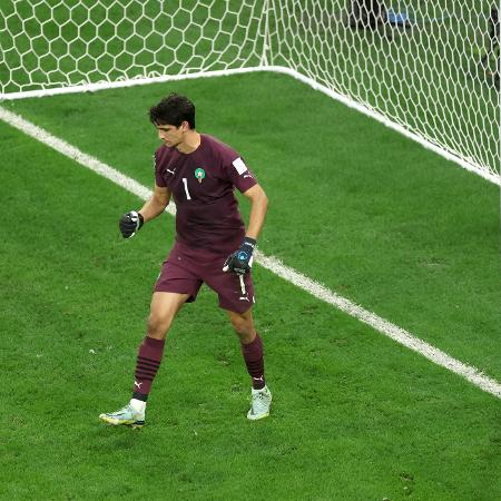 O goleiro de Marrocos, Yassine Bounou, em ação contra a Espanha - Alex Grimm/Getty Images