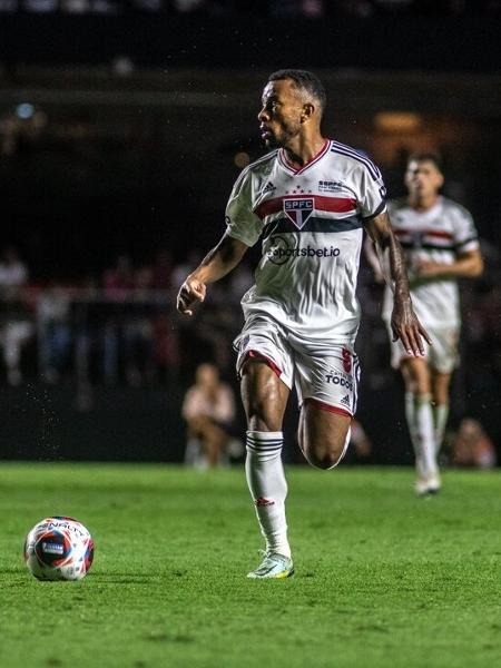 Welington saiu lesionado na partida entre São Paulo e Ituano. - Daniel Carvalho/Agência Enquadrar
