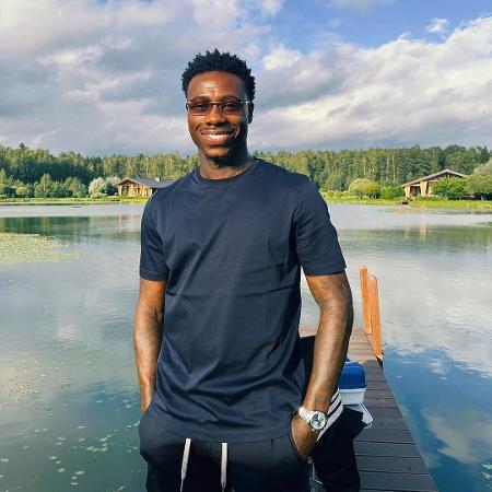 Ex-jogador do Ajax é condenado por traficar uma tonelada de cocaína