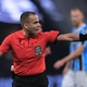 Árbitro 'campeão' de faltas no Brasil supera 'rivais' de 10 ligas europeias