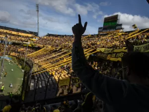 Ministro do Uruguai proibe torcida do Botafogo em jogo com Peñarol