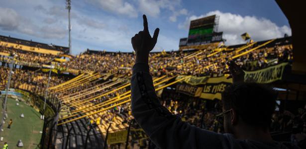 Flamengo orienta torcedores a agirem discretamente em viagem ao Uruguai