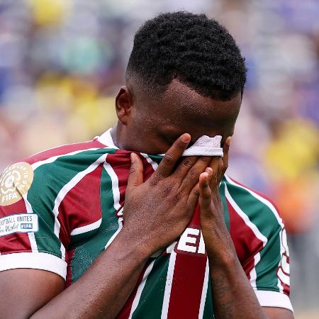 Arias chora após eliminação do Fluminense para o Chelsea no Mundial de Clubes Arias chora após eliminação do Fluminense para o Chelsea no Mundial de Clubes