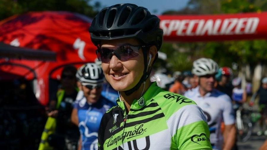 25.jul.2017 - Ex-levantadora, Fernanda Venturini pedala há cinco anos e vai realizar evento de ciclismo no Brasil - GFNY / Divulgação