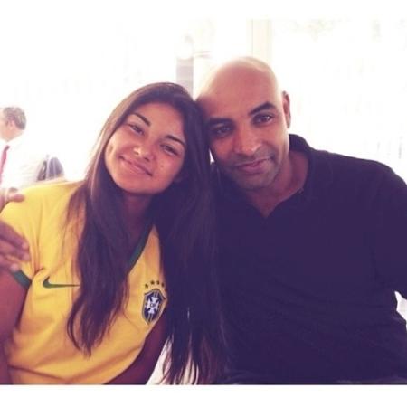 Ex-volante Emerson e a filha Karolayne - Reprodução/Instagram