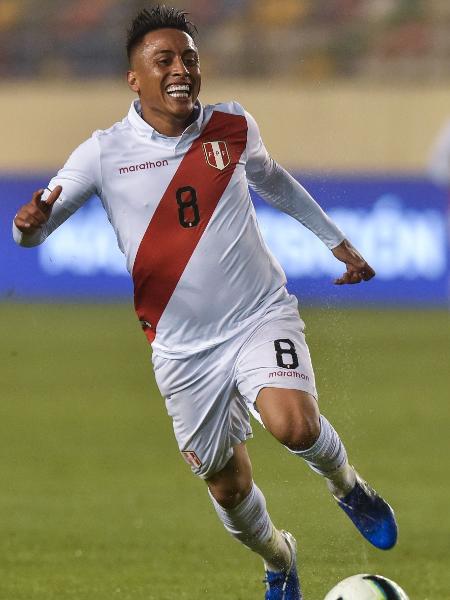O peruano Cueva disputou a Copa do Mundo de 2018 como jogador do São Paulo - CRIS BOURONCLE / AFP