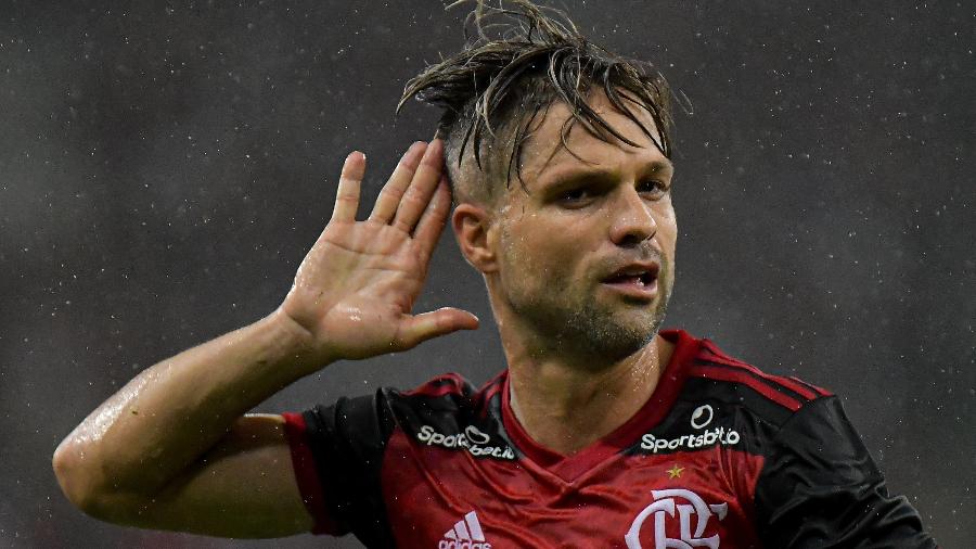 Diego comemora gol do Flamengo em cima do Boa Vista no Maracanã - Thiago Ribeiro/AGIF