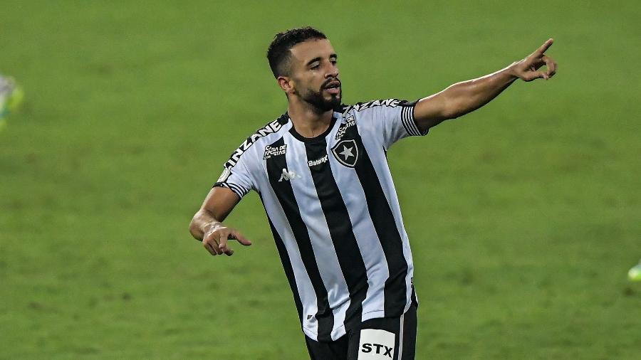 Caio Alexandre, volante cria do Botafogo, vai para clube do Canadá - Thiago Ribeiro/AGIF