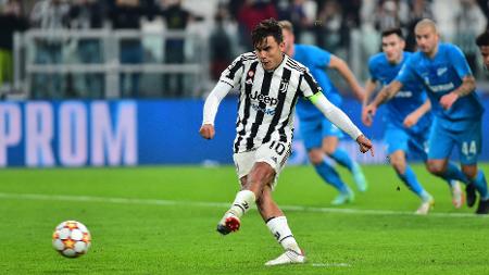 Paulo Dybala marca, de pênalti, o segundo gol da Juventus contra o Zenit, pela Liga dos Campeões - REUTERS - REUTERS