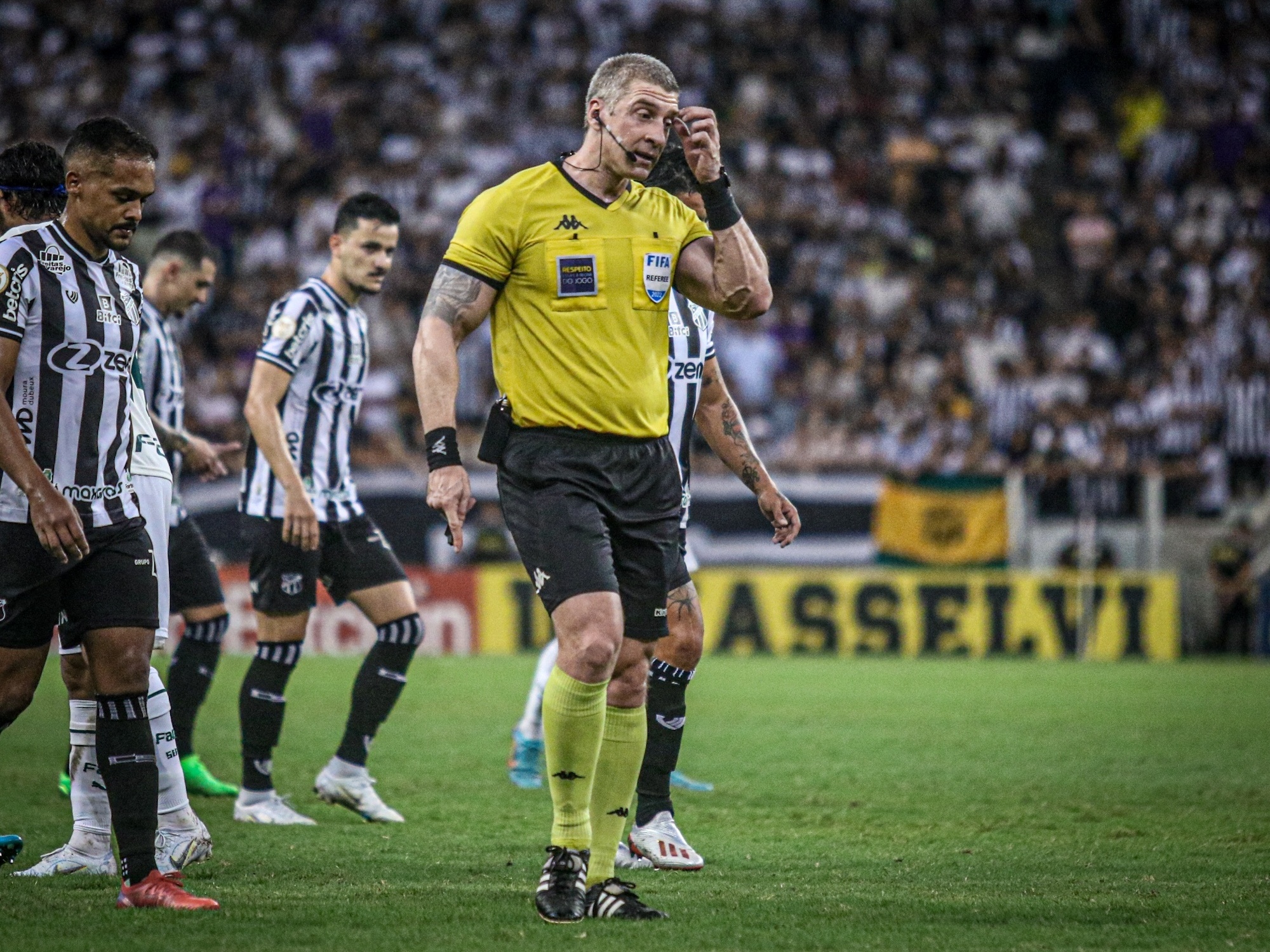 ÁRBITRO DA FIFA É ESCALADO PARA O JOGO VITÓRIA X GUARANI NO BARRADÃO