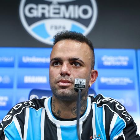 Luan foi apresentado no Grêmio nesta terça-feira (01)