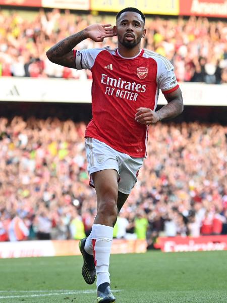 Gabriel Jesus comemora gol em vitória do Arsenal sobre o Manchester United