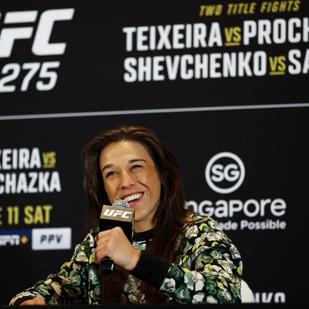 Joanna Jedrzejczyk durante o media day do UFC 275, em 2022