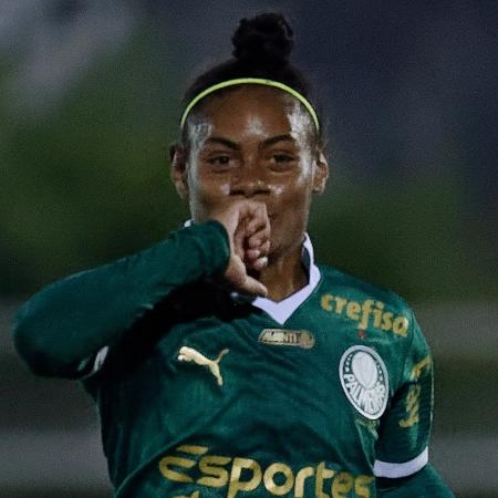 Tainá Maranhão, do Palmeiras, celebra gol marcado no duelo contra o América-MG, válido pelo Brasileirão Feminino