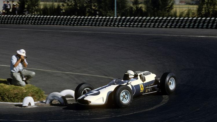 Pintura azul e branca utilizada pela Ferrari nos últimos GPs da temporada de 1964 da F1