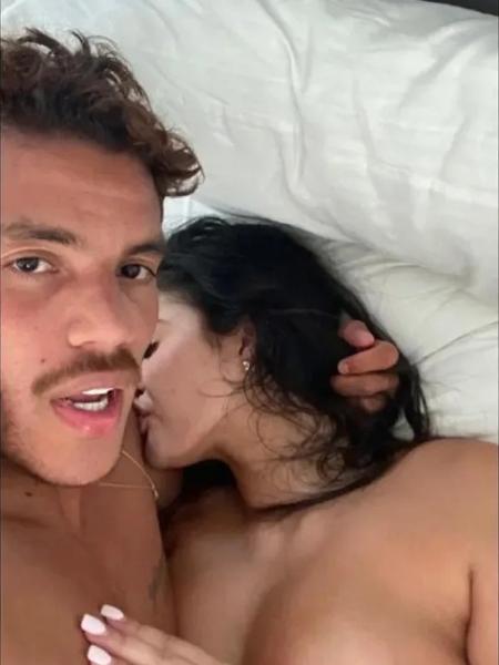 Nude de Jonathan dos Santos e Amanda Trivizas vazou no Instagram em 2020