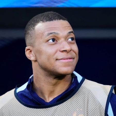 Novo reforço, Kylian Mbappé usará a 9 no Real