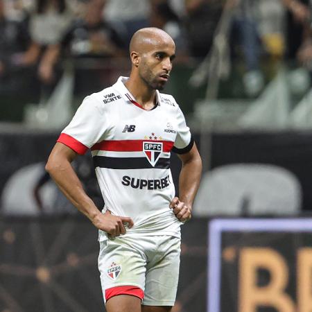 Lucas Moura, do São Paulo, em jogo contra o Atlético-MG pela Copa do Brasil - Gilson Lobo/AGIF