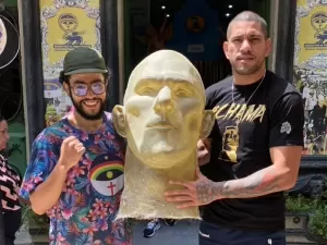 Ídolo nacional! Alex Poatan é homenageado com boneco de Olinda no Carnaval; veja