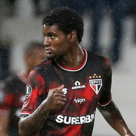 Ferreira, do São Paulo, celebra gol sobre o Libertad em duelo da Libertadores Ferreira, do São Paulo, celebra gol sobre o Libertad em duelo da Libertadores