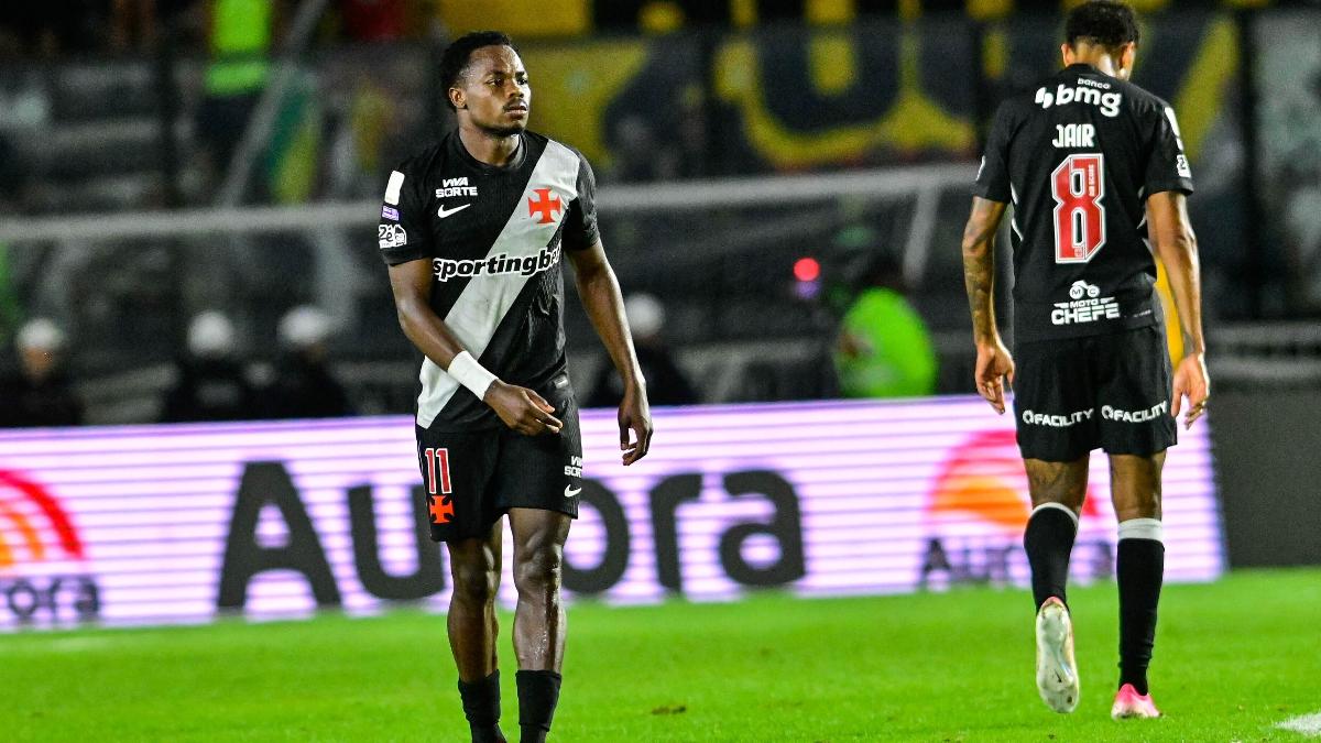 'Penso que é algo espiritual', desabafa Andrés Gómez sobre crise do Vasco