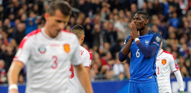 Pogba durante jogo da França contra a Bulgária - Michel Euler/AFP