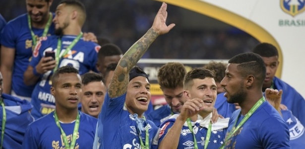 Jogadores do Cruzeiro comemoram título da Copa do Brasil na Toca da Raposa II - Cristiane Mattos/Light Press/Cruzeiro