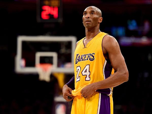 Kobe Bryant morre em acidente de helicóptero, Esportes