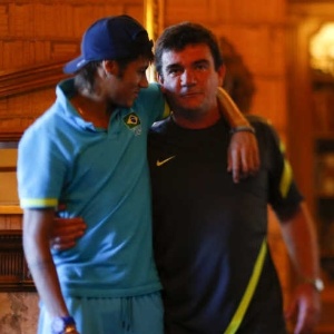 Neymar e Andrés Sanchez, então diretor de seleção da CBF, em hotel da seleção durante os Jogos Olímpicos de Londres - undefined