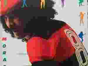 Moraes Moreira veste camisa do Flamengo em disco - Reprodução