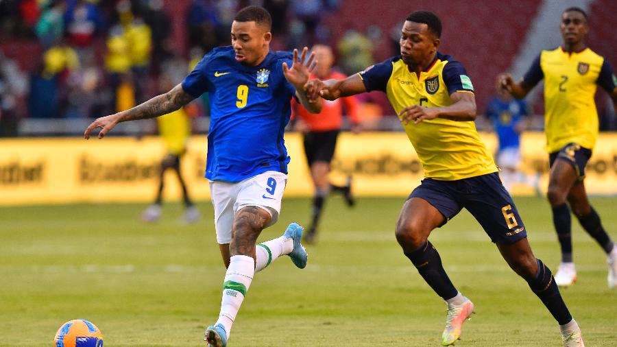 Gabriel Jesus tenta arrancada em jogo do Brasil contra o Equador - Rodrigo BUENDIA / POOL / AFP