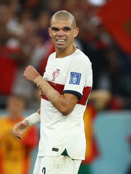 Pepe em ação por Portugal durante partida contra Marrocos na Copa -  REUTERS/Molly Darlington