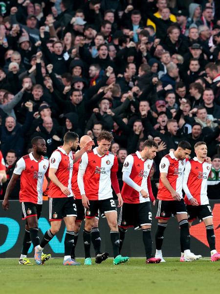 Feyenoord celebra o gol da vitória diante do Roma - Soccrates Images/Getty Images