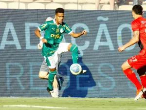Chelsea sobe proposta e oferece R$ 360 mi para tirar Estêvão do Palmeiras