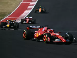 Leclerc faz ótima largada. lidera dobradinha da Ferrari e vence GP dos EUA