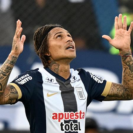 Guerrero comemora gol marcado pelo Alianza Lima contra o Talleres na Libertadores Guerrero comemora gol marcado pelo Alianza Lima contra o Talleres na Libertadores