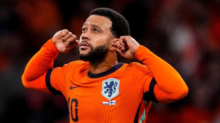 Memphis comemora gol marcado pela Holanda contra a Finlândia nas Eliminatórias Memphis comemora gol marcado pela Holanda contra a Finlândia nas Eliminatórias