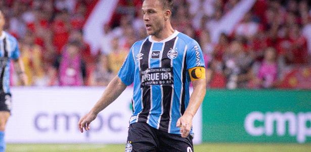 Grêmio não renova com Arthur e volante se despede do clube