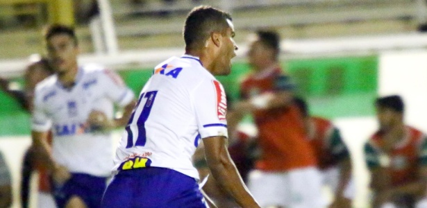 Alisson comemora gol em vitória do Cruzeiro sobre a Caldense - Luciano Santos / Light Press / Cruzeiro