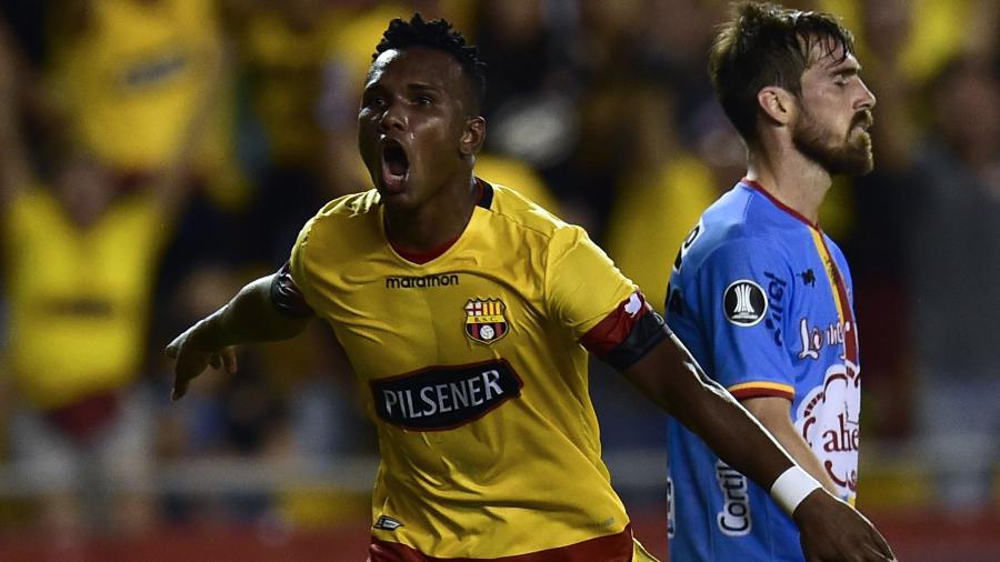 Pedro Velasco comemora gol do Barcelona do Equador contra o Progreso, do Uruguai, pela primeira fase da Copa Libertadores da América - Rodrigo Buendia/AFP