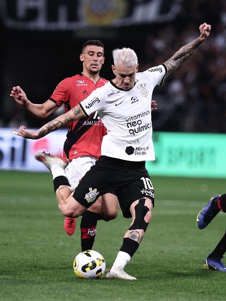 Corinthians cai uma posição após jogos de domingo e agora torce